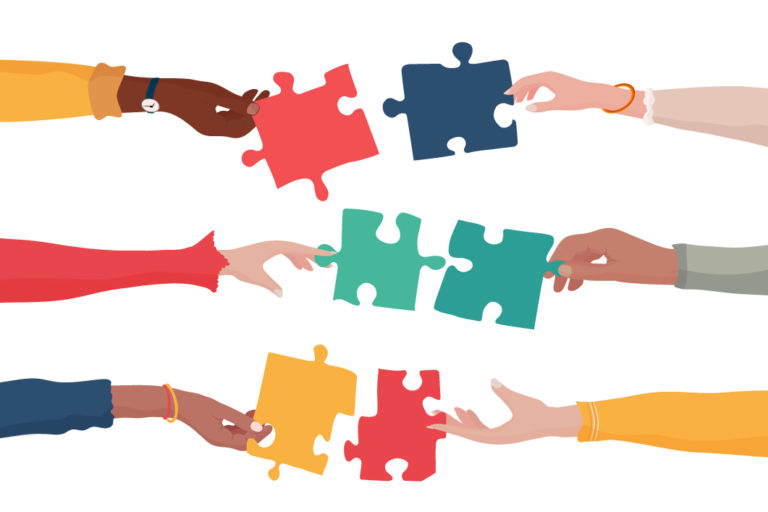 mains_puzzle_couleurs_compare
